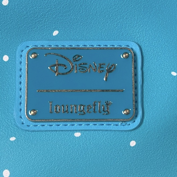 Loungefly - Disney Stitch Tiki Passport Bag - Entertainment Earth Exclusive NWT - Picture 3 of 11